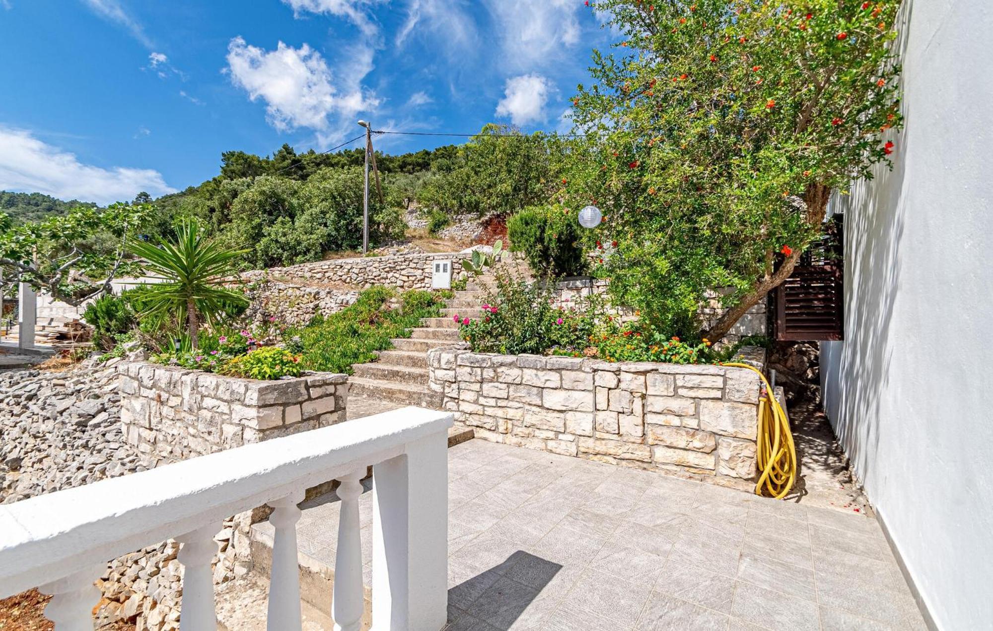 Stunning Home In Crnja Luka With Wifi Приградица Экстерьер фото